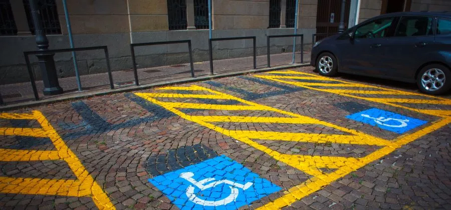 jaká je pokuta za parkování na invalidech